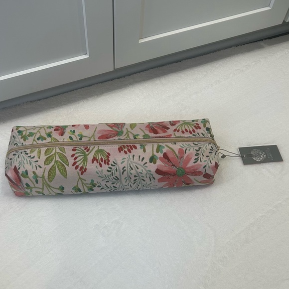 *New* Vince Camuto Multicolored Floral Hair Tool Bag - Picture 5 of 15